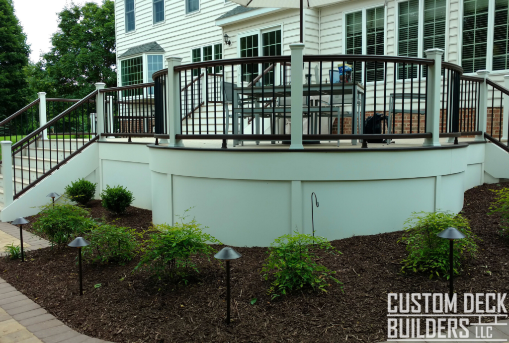 custom curved deck design