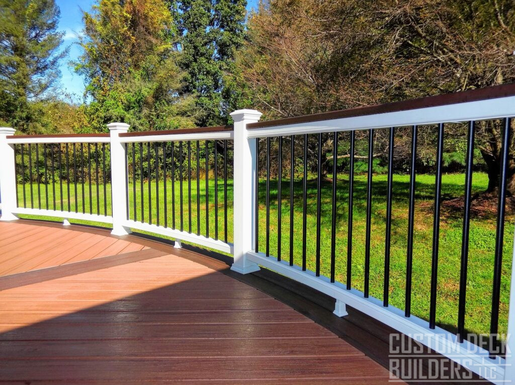 Why a Custom Deck May Be the Right Choice for You 1 Why a Custom Deck May Be the Right Choice for You